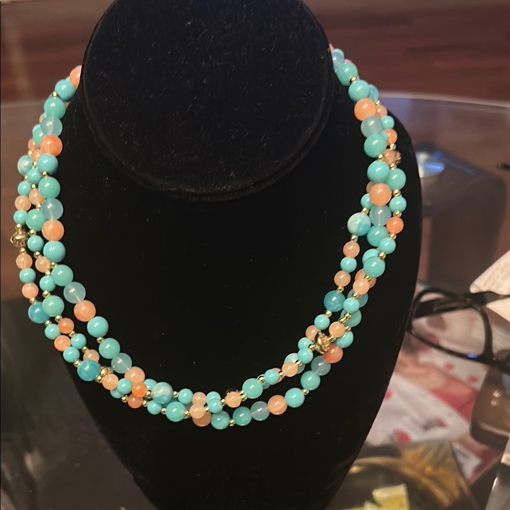 Elegant Vintage lucite Beaded Necklace in Turquoise and Peach. Very classy!